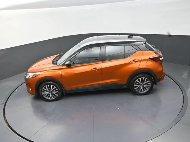 Used 2022 Orange Nissan SV image 14
