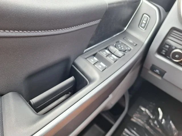 New 2026 Oxford White Ford F-250® XLT image 25