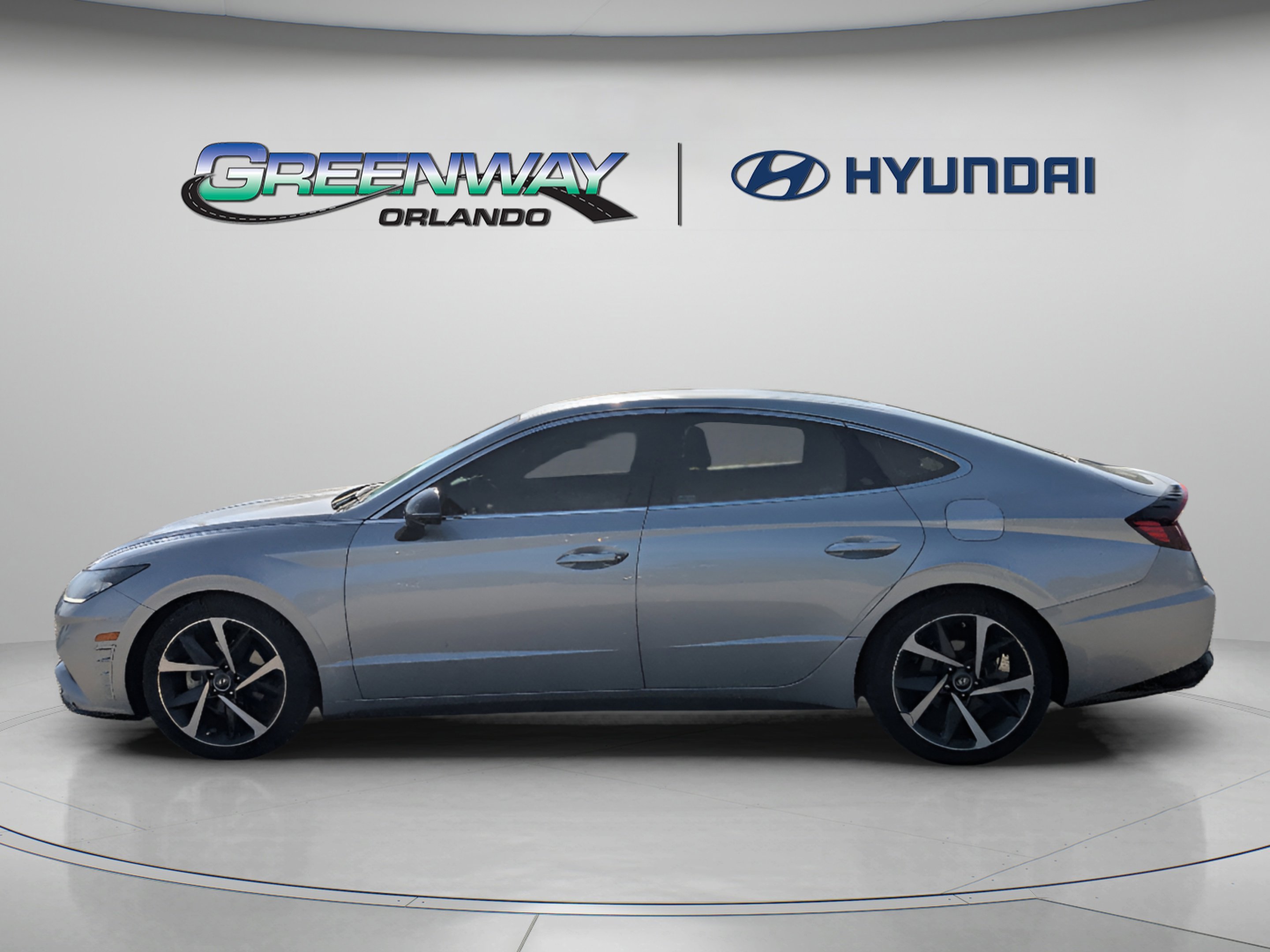 Used 2021 Shimmering Silver Pearl Hyundai SEL Plus image 5