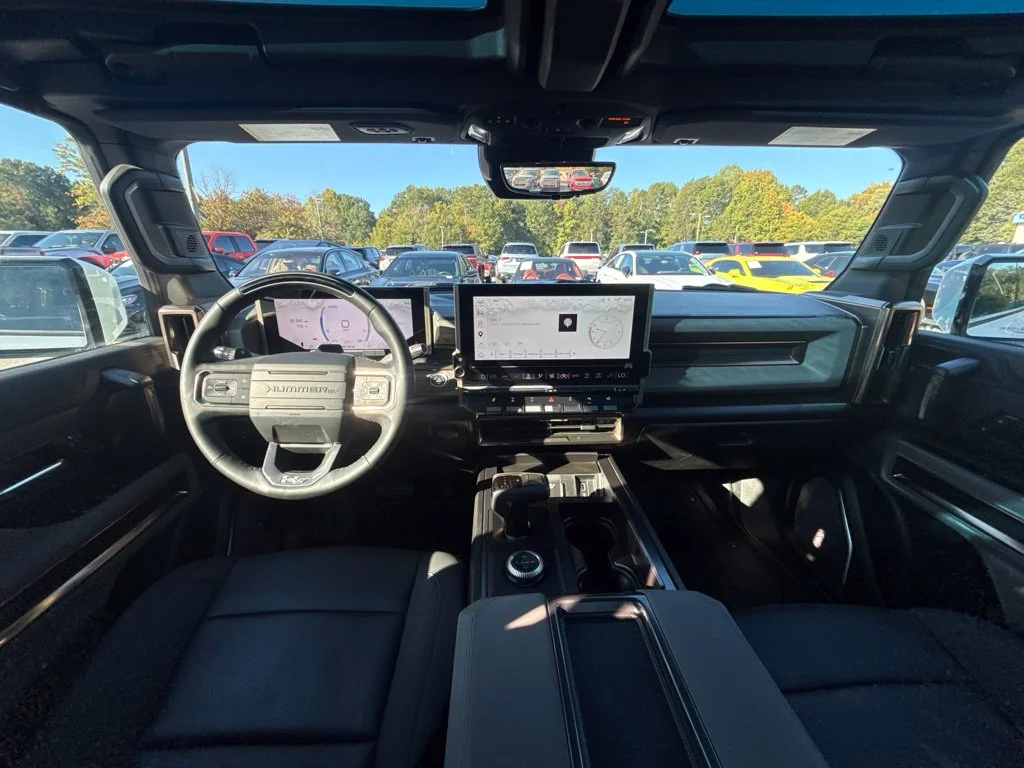 Used 2024 White GMC 2X image 12