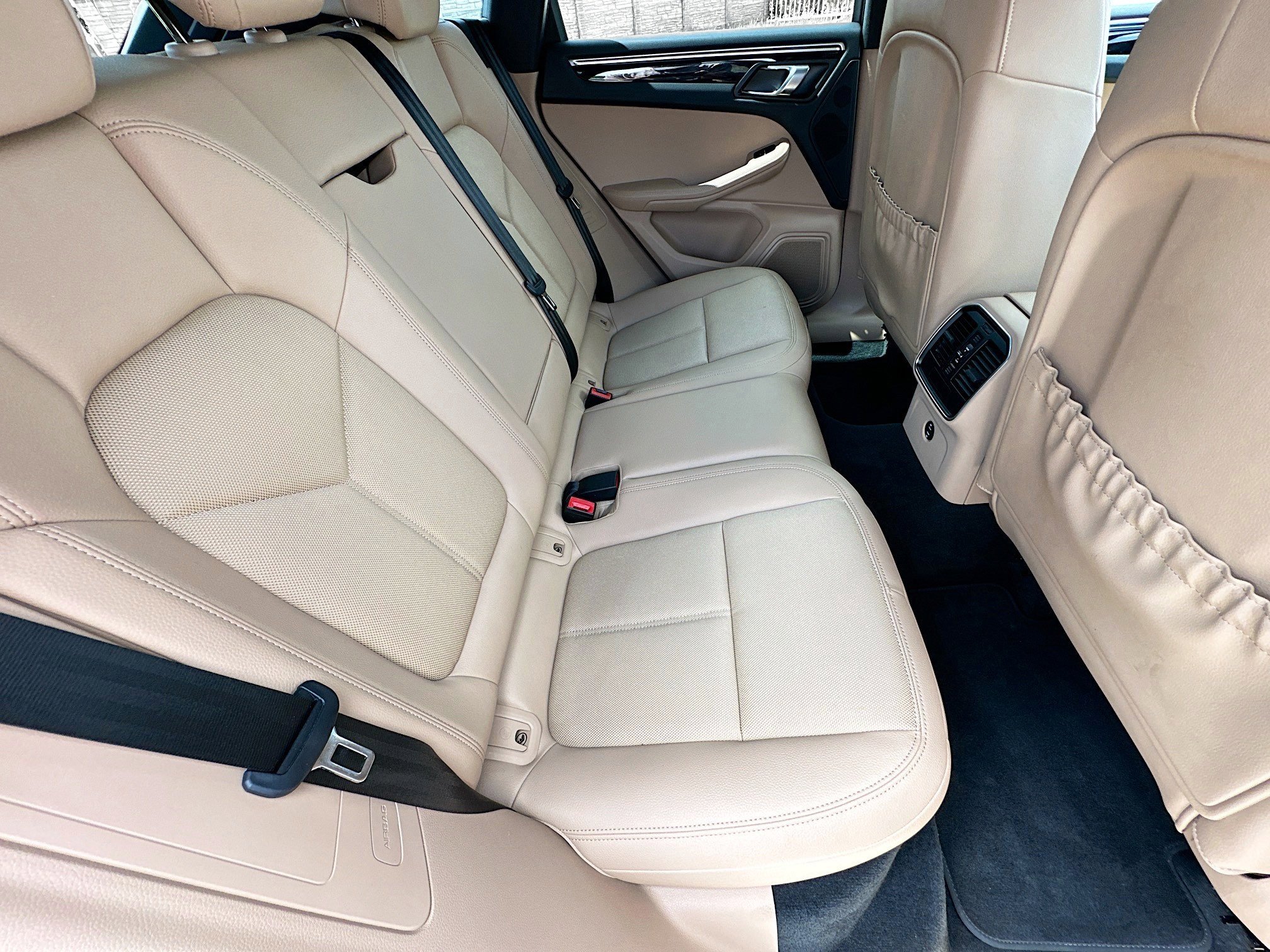 2024 Porsche Macan S - Photo 29