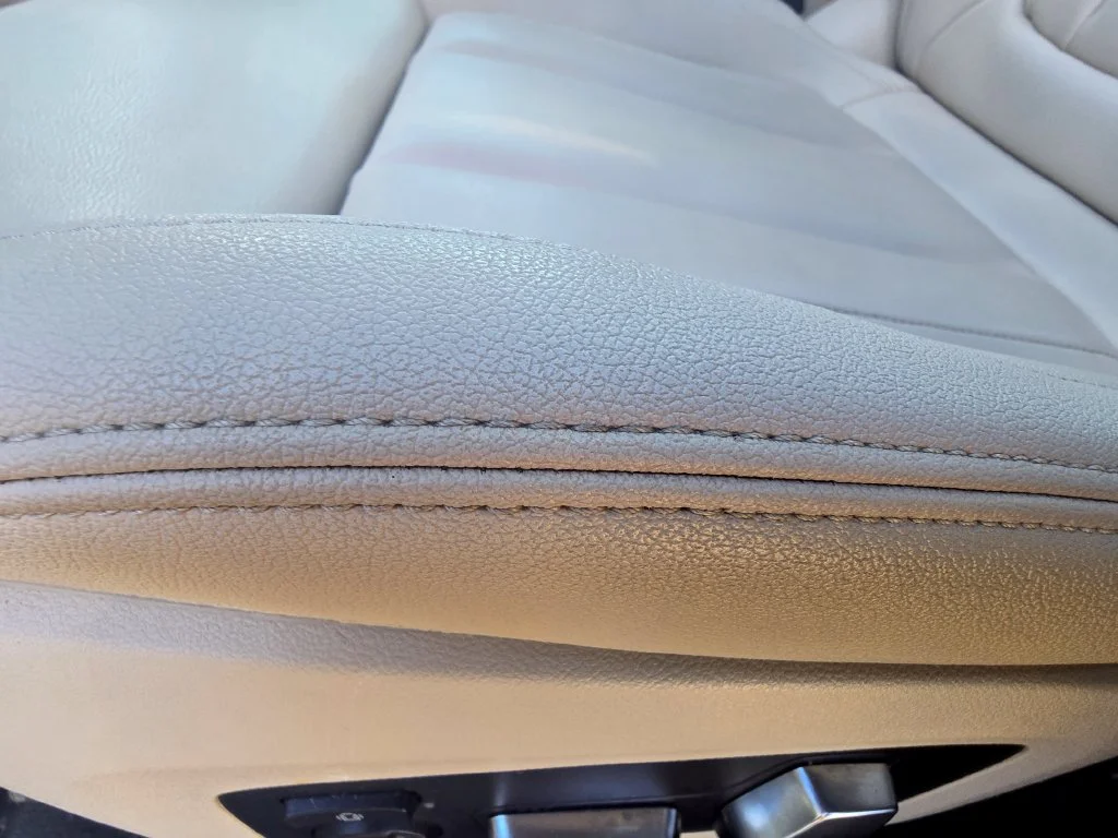 Used 2019 White BMW sDrive30i image 20