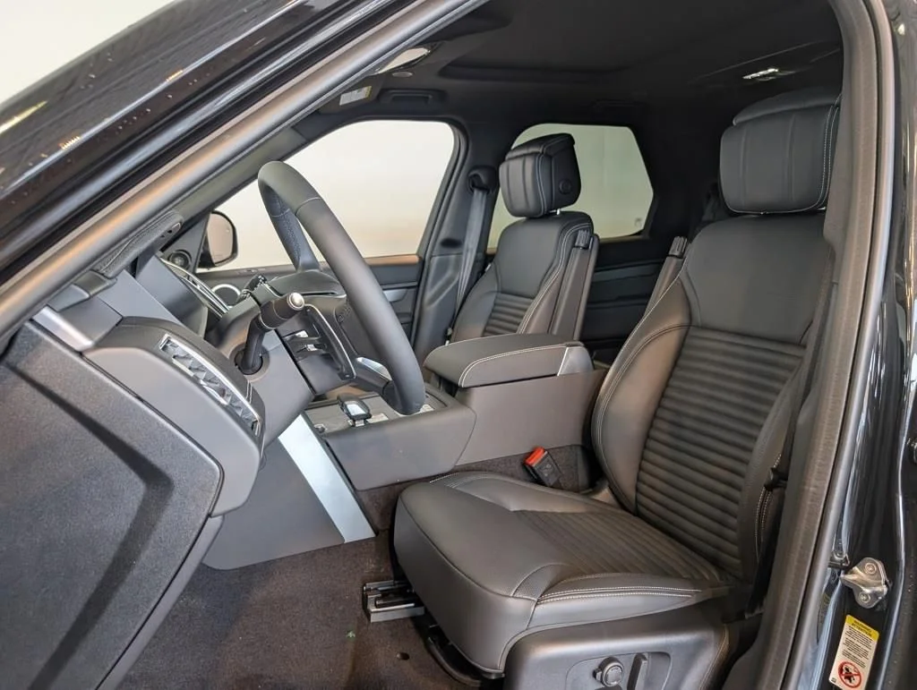 New 2026 Santorini Black Land Rover  image 11