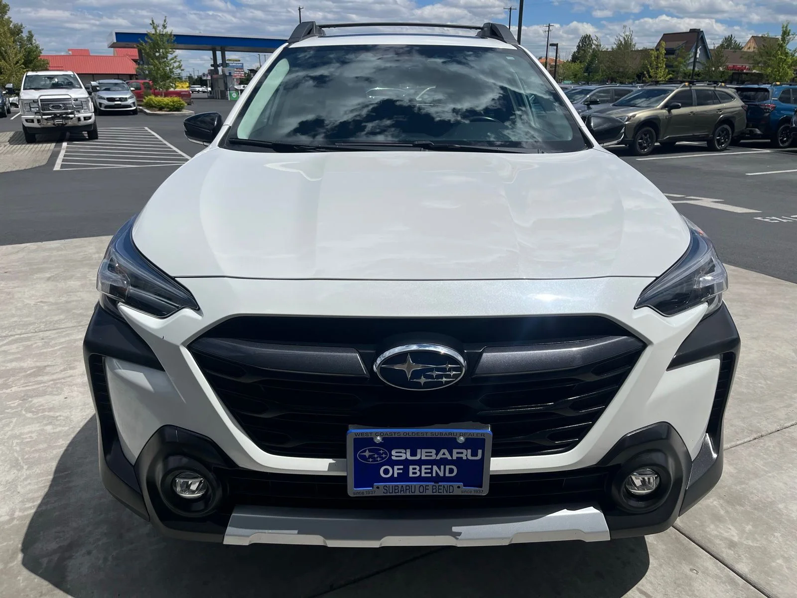 Used 2024 Crystal White Pearl Subaru Limited image 8
