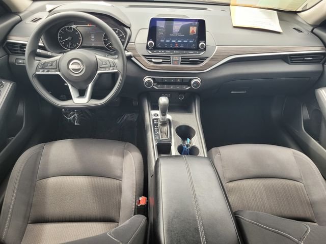 Used 2025 Red Nissan 2.5 SV image 16