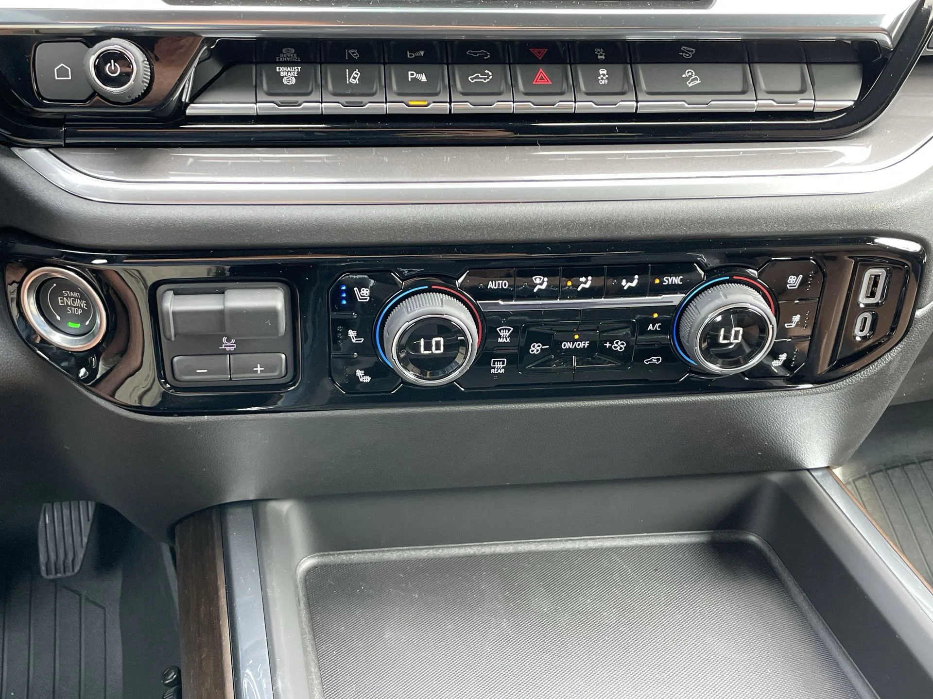New 2025 Radiant Red Tintcoat Chevrolet High Country image 18