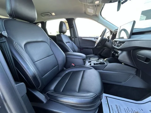 Used 2025  Ford Platinum image 29