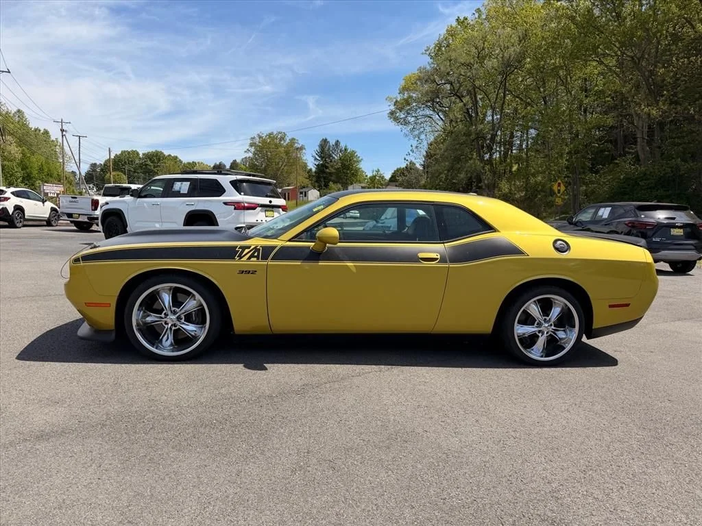 Used 2021 Gold Dodge R/T Scat Pack image 4