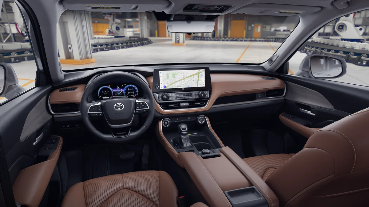 New 2026 Wind Chill Pearl Toyota Platinum image 19