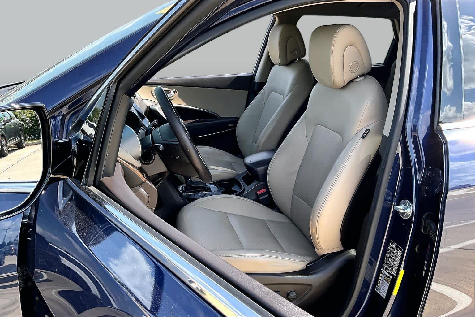 Pre-Owned 2017 Hyundai Santa Fe SE