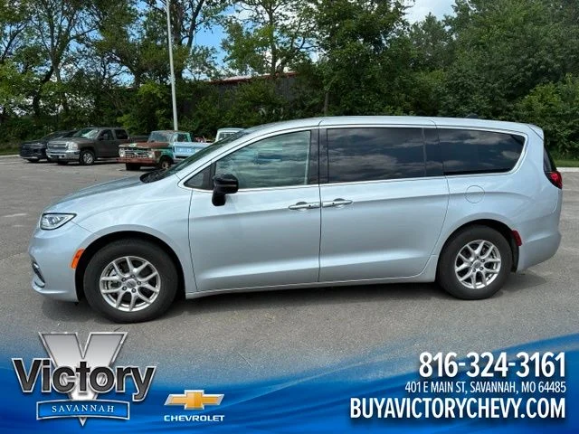 Used 2024 Silver Chrysler Touring L image 1