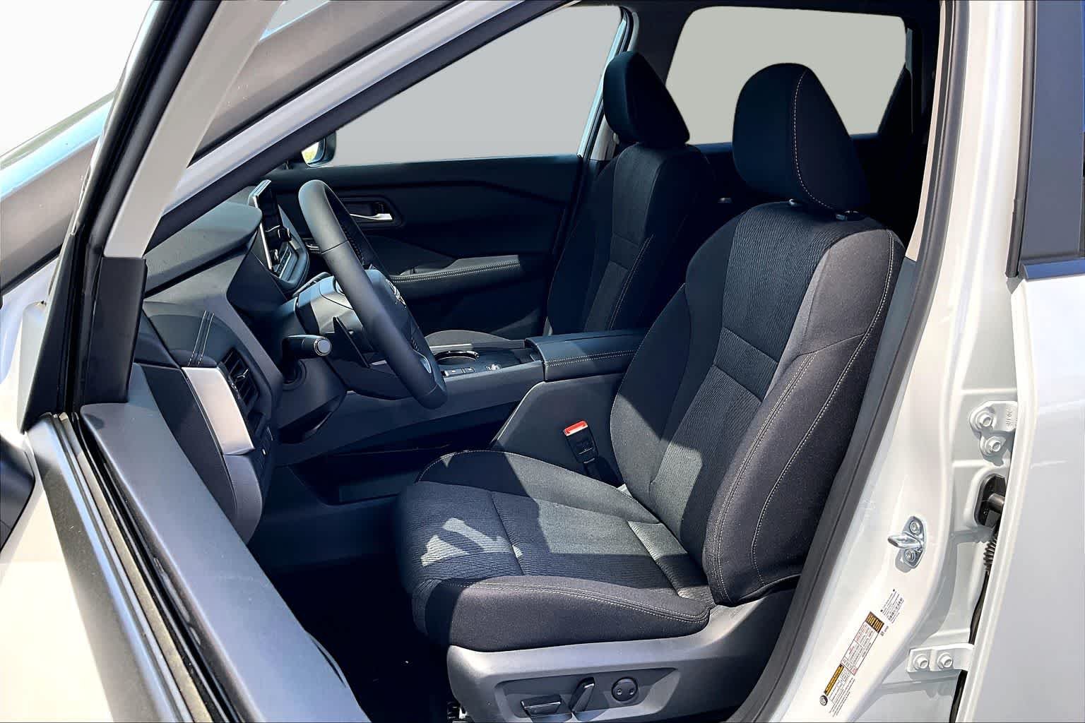 New 2026 Everest White Pearl TriCoat Nissan SV image 15