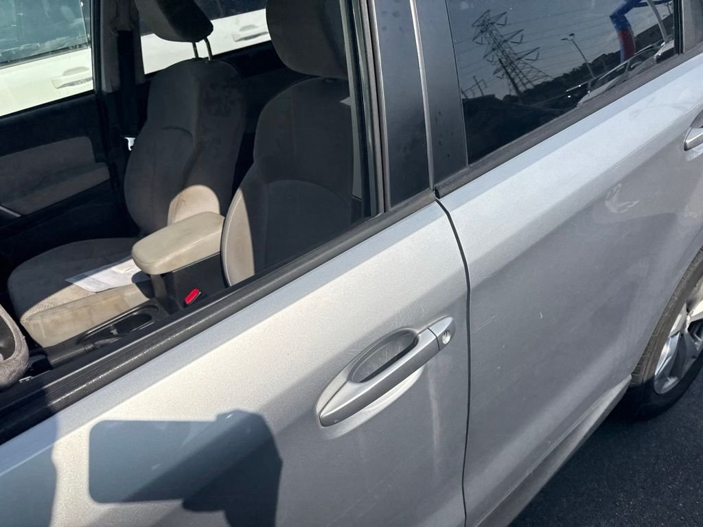 Used 2014 Silver Subaru 2.5i Premium image 4