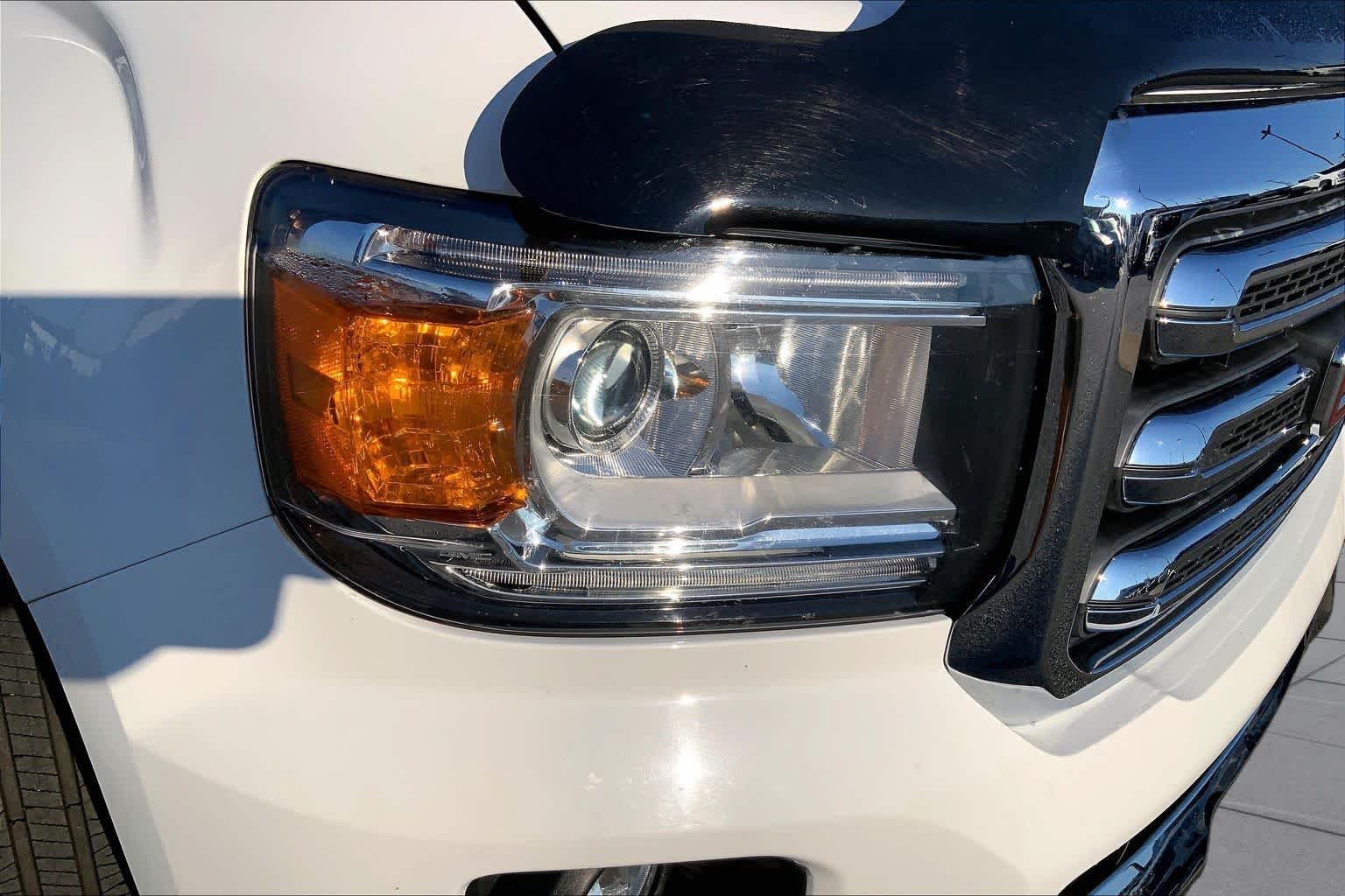 Used 2020 Summit White GMC 2WD SLT image 25