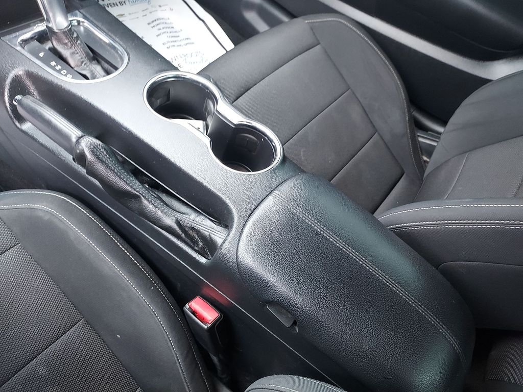 Used 2015 Black Ford V6 image 26