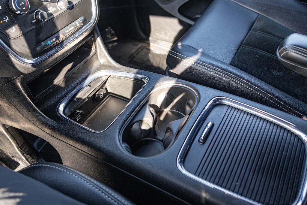 Used 2017 Black Dodge SXT image 19