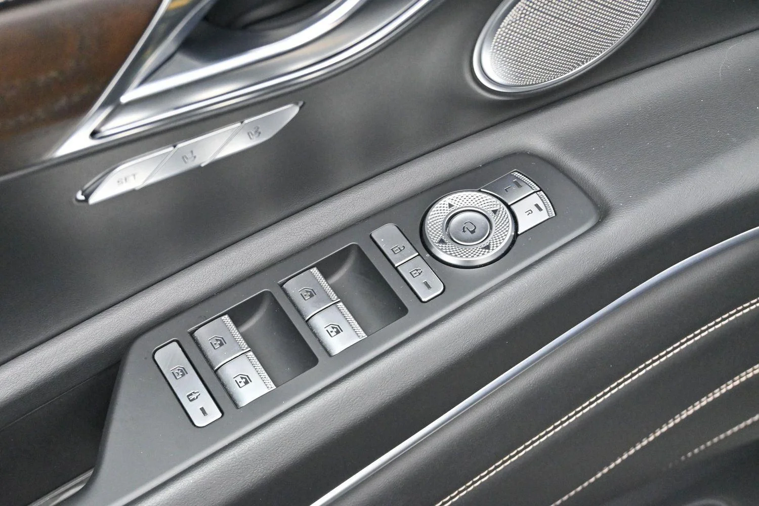 Used 2023  Genesis 3.5T AWD image 10