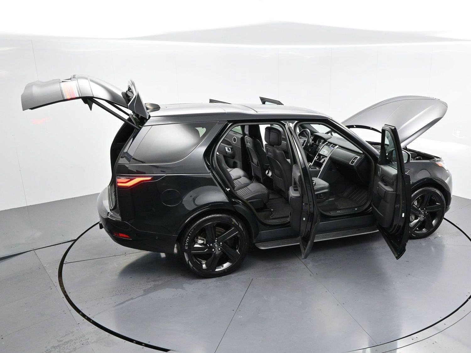 Used 2023 Black Land Rover S R-Dynamic image 49