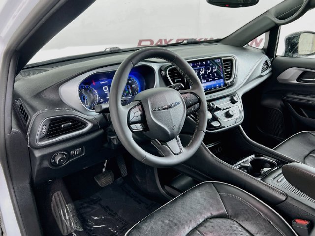 2025 Chrysler Pacifica Limited - Photo 37