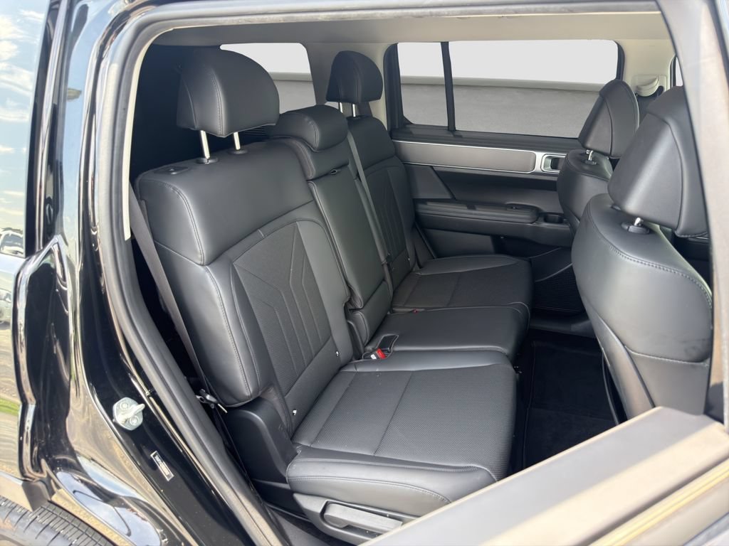 Used 2024 Black Hyundai SEL image 19