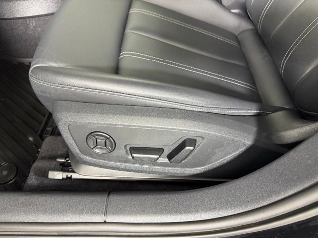 Used 2025  Audi Premium image 11