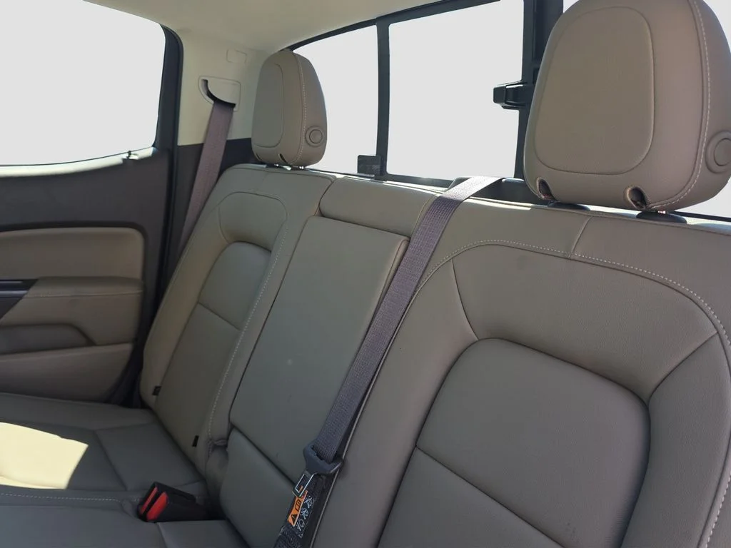 Used 2019 White GMC SLT image 12