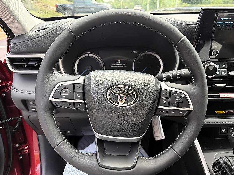 New 2026 Ruby Flare Pearl Toyota Hybrid XLE image 13