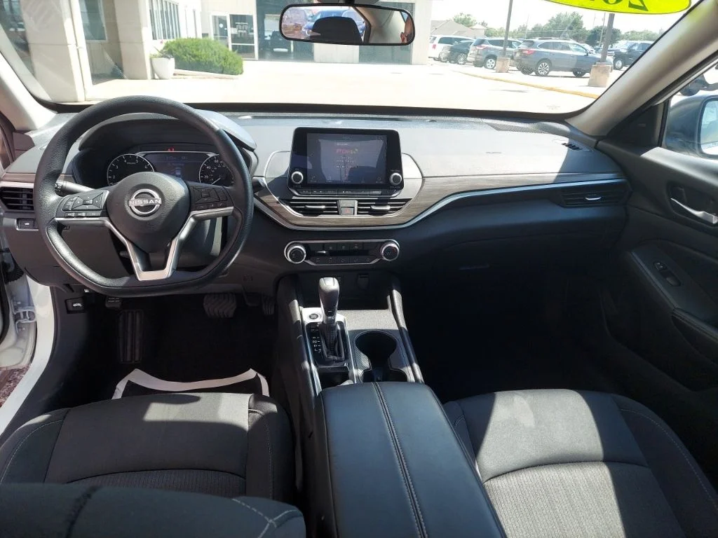 Certified Used 2025 White Nissan 2.5 SV image 18
