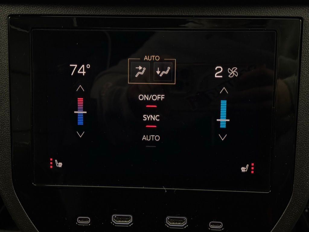 Used 2025 Onyx Black GMC AT4 Ultimate image 9