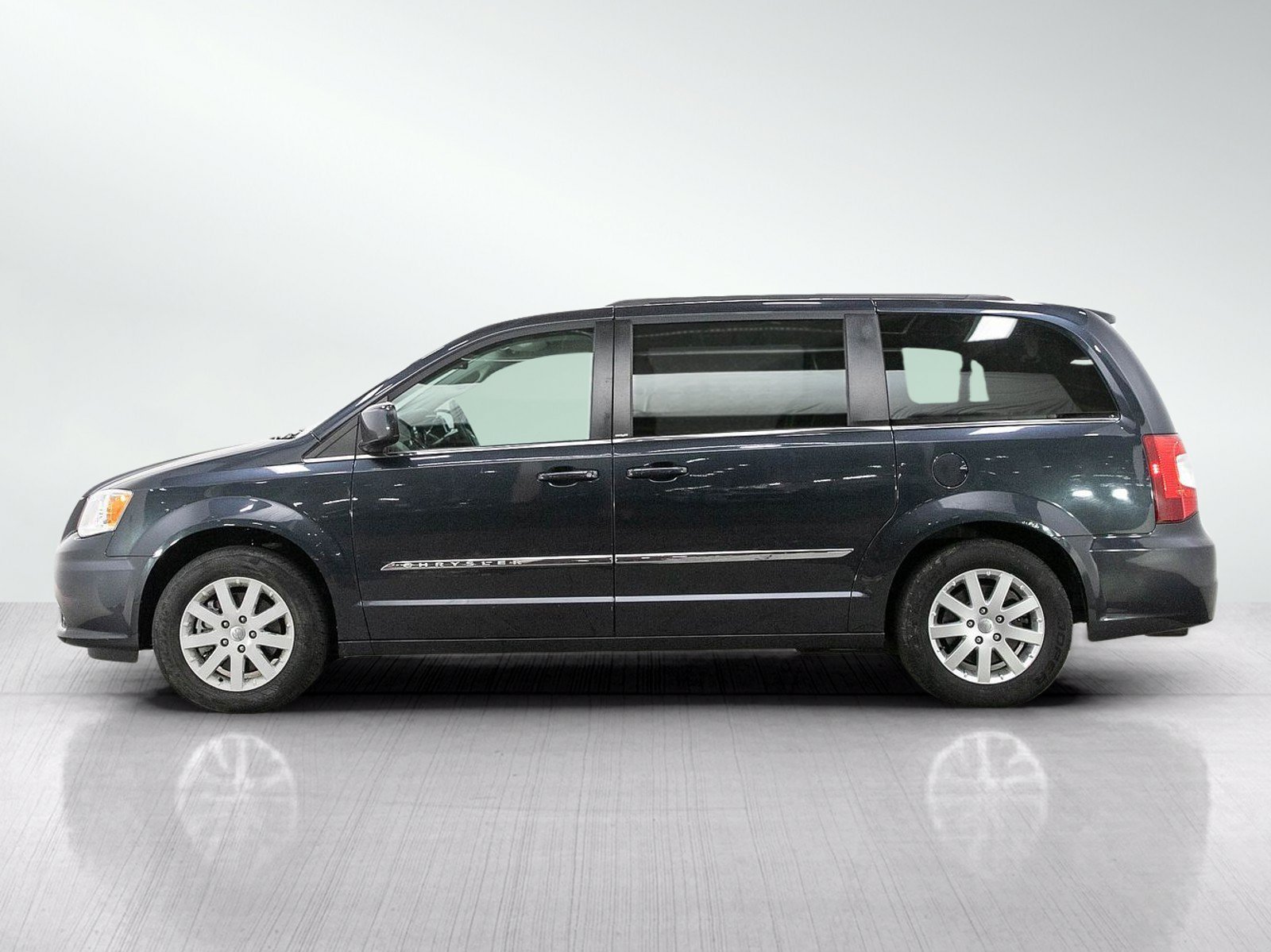 Used 2013 Maximum Steel Metallic Clearcoat Chrysler Touring image 2
