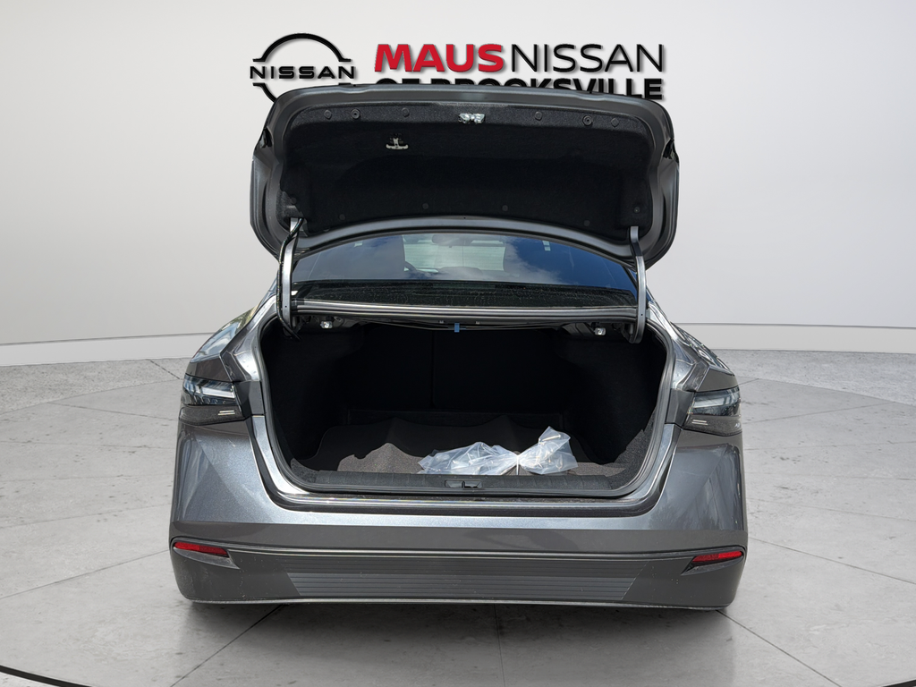 New 2027 Gray Nissan SV image 15