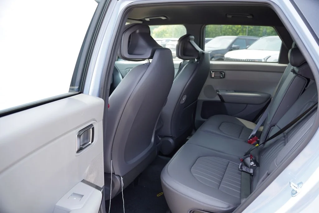 New 2027 Pale Gray Kia X-Line S image 11