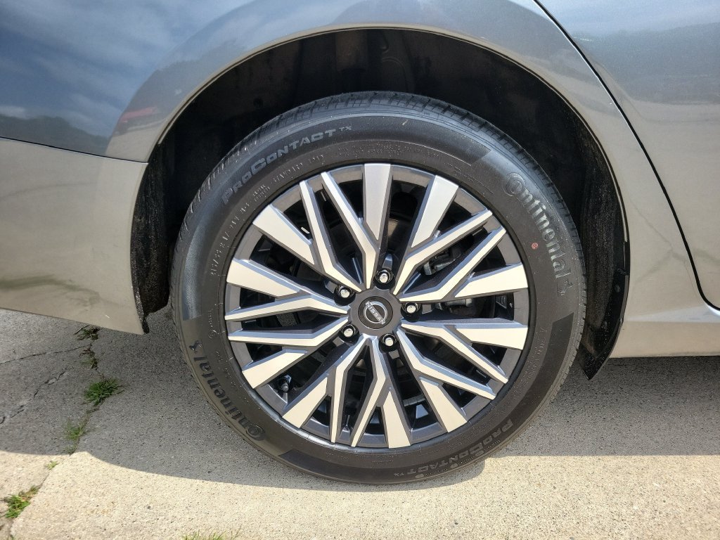 Used 2023 Gray Nissan 2.5 SV image 5
