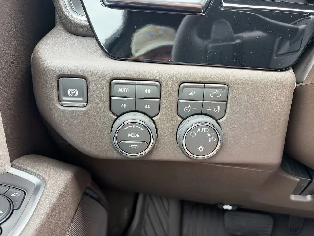 New 2026 Summit White Chevrolet LT image 21