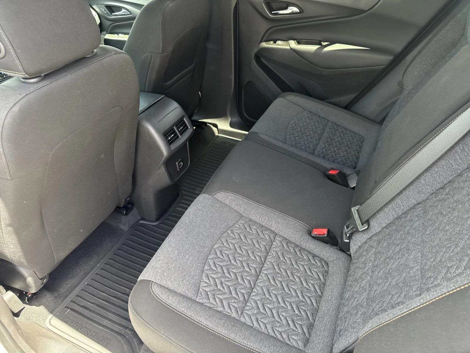 Used 2024 Summit White Chevrolet LT image 30