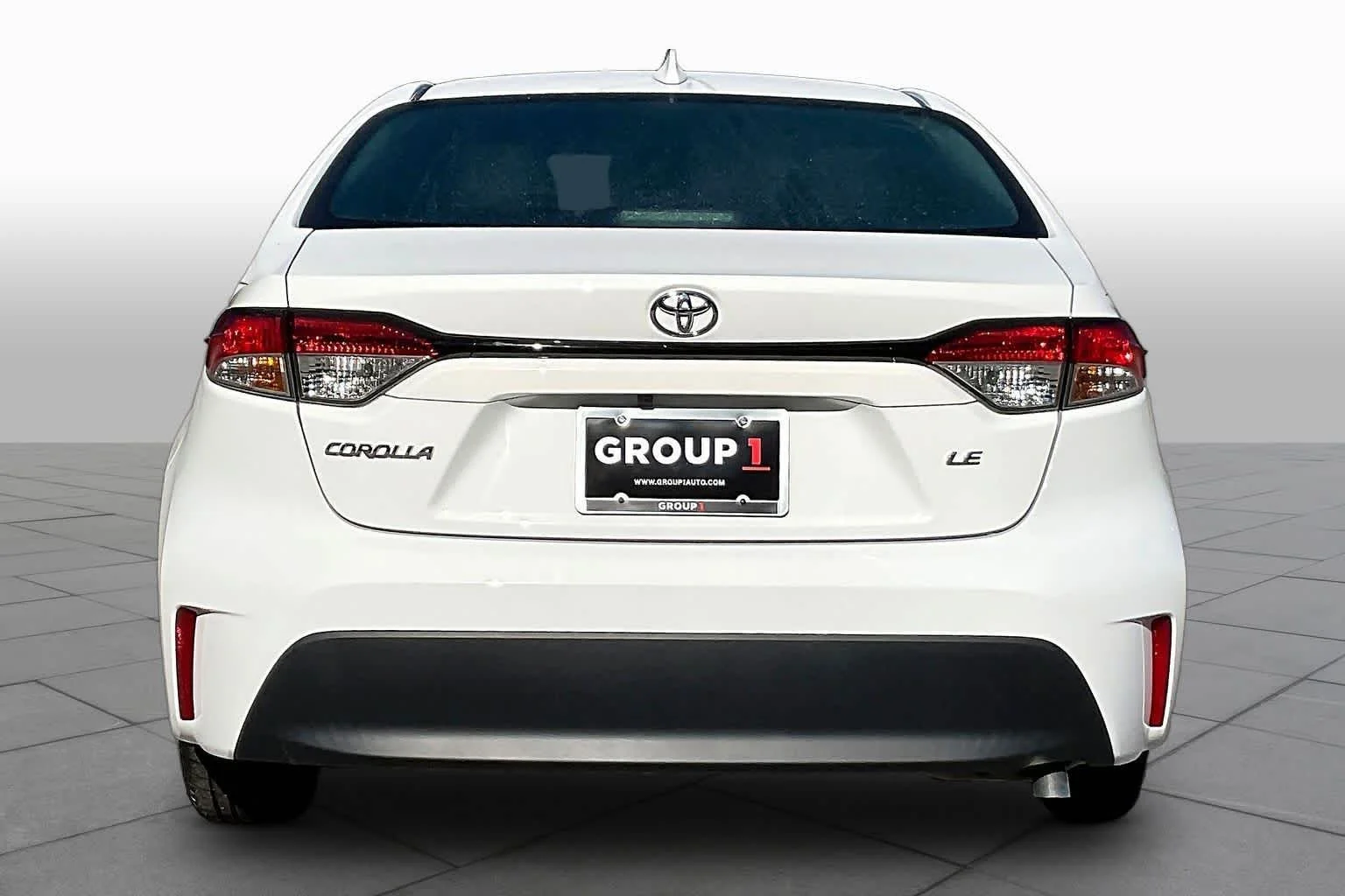 Used 2023 Ice Cap Toyota LE image 5