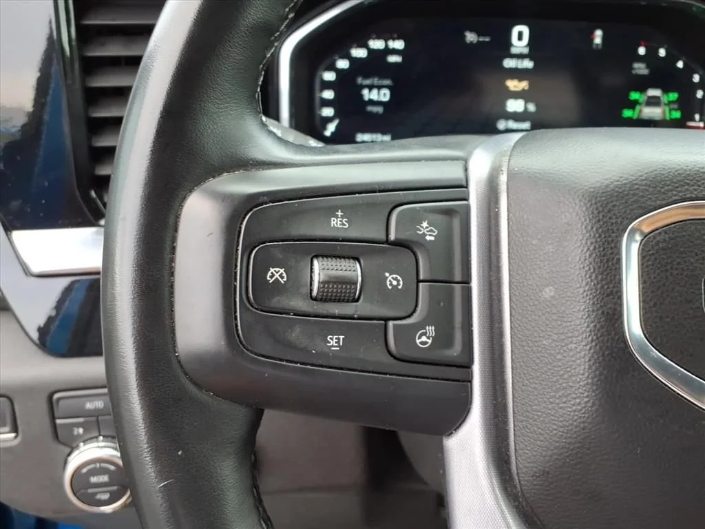 Used 2023 DYNAMIC BLUE METALLIC GMC Elevation image 14
