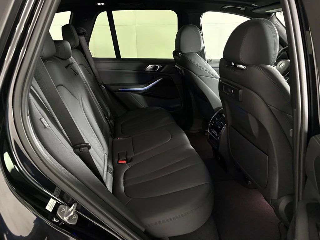 Used 2020 Black BMW sDrive40i image 41