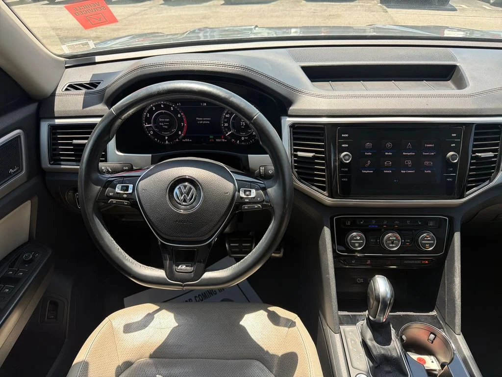 Used 2019  Volkswagen SEL Premium image 15
