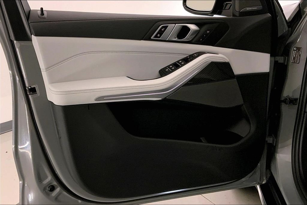 2025 BMW X5 40i - Photo 24