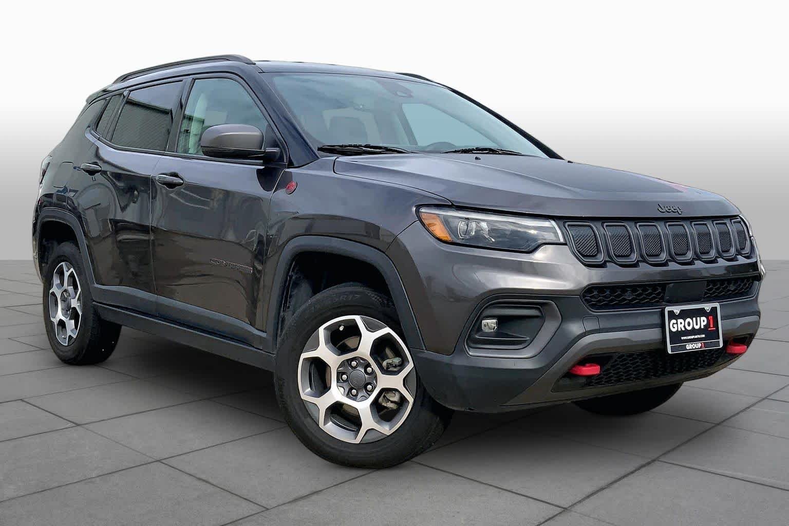 Used 2022 Granite Crystal Metallic Clearcoat Jeep Trailhawk image 3