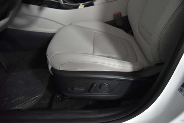 New 2026 White Hyundai SEL Premium AWD image 13