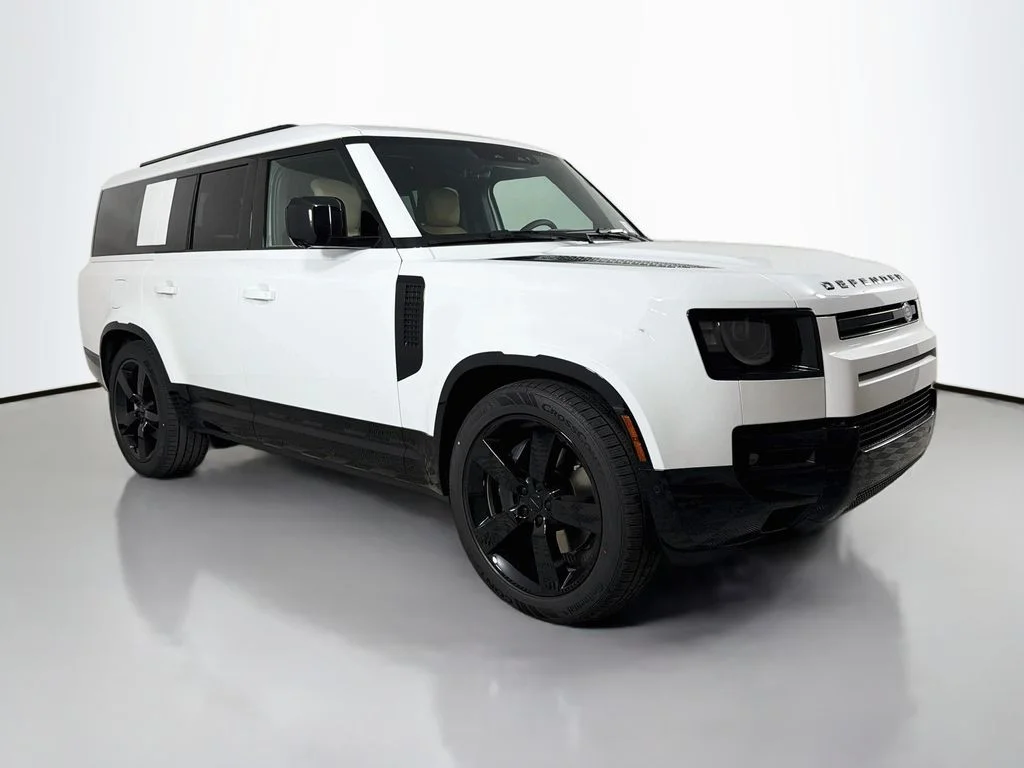 New 2026 Fuji White Land Rover X-Dynamic SE image 3