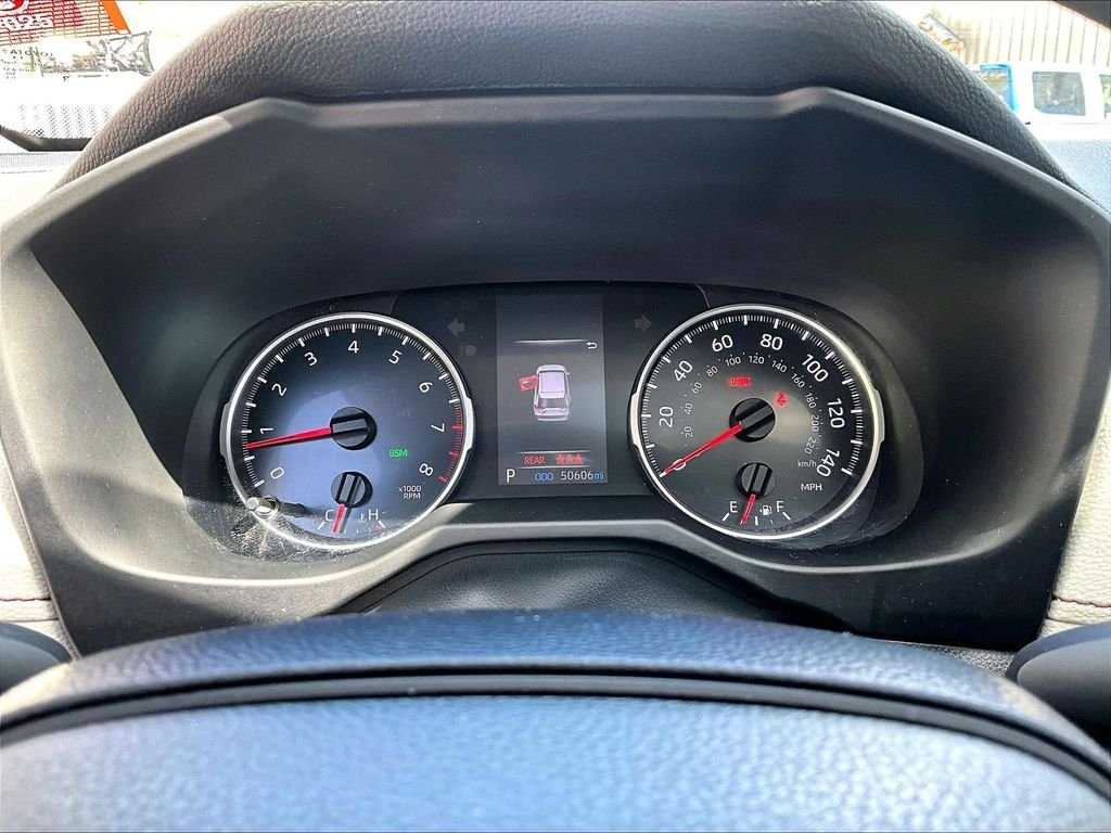 Used 2020 Silver Sky Metallic Toyota XLE image 25