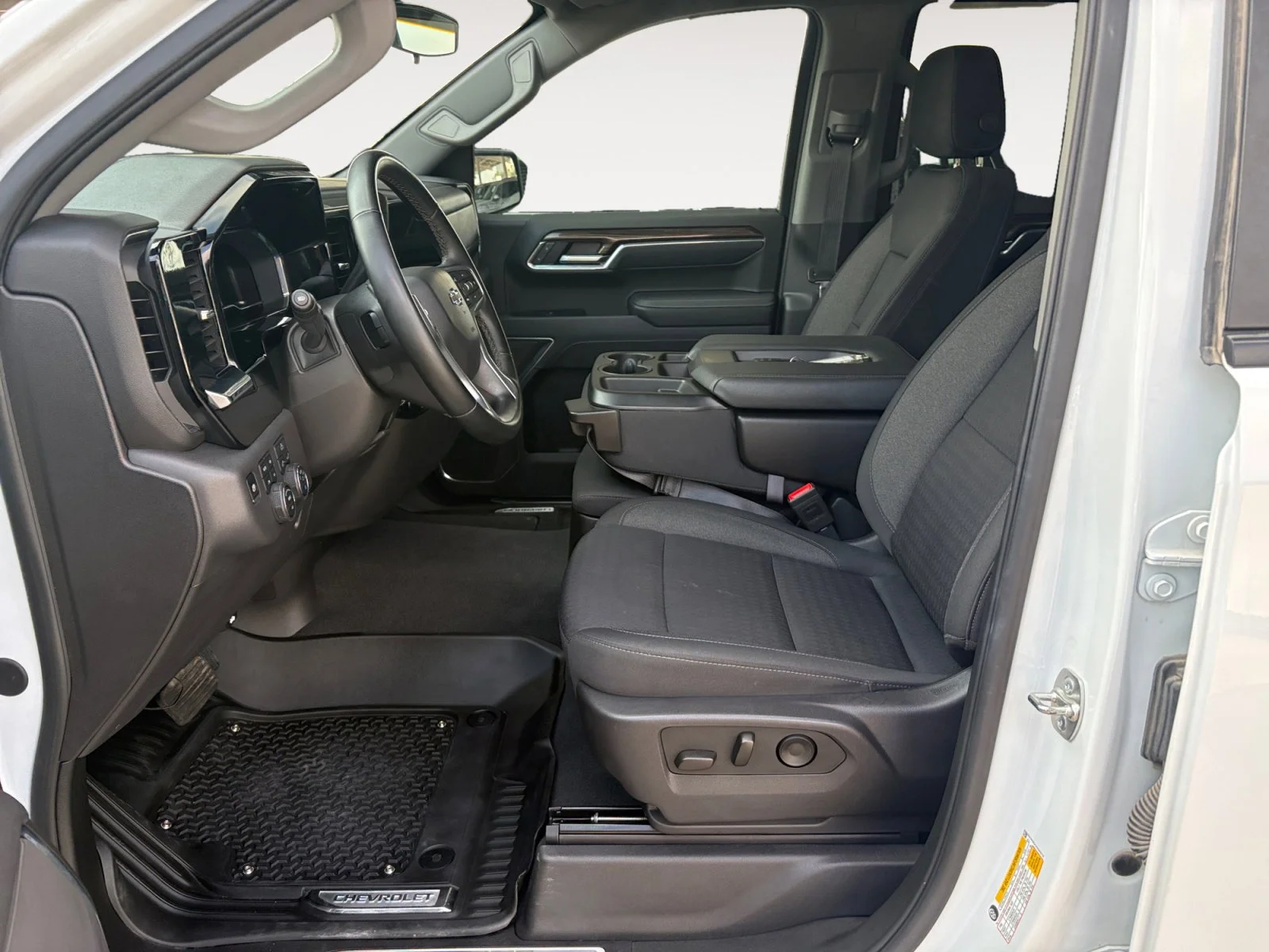 Used 2025 Summit White Chevrolet LT Trail Boss image 20