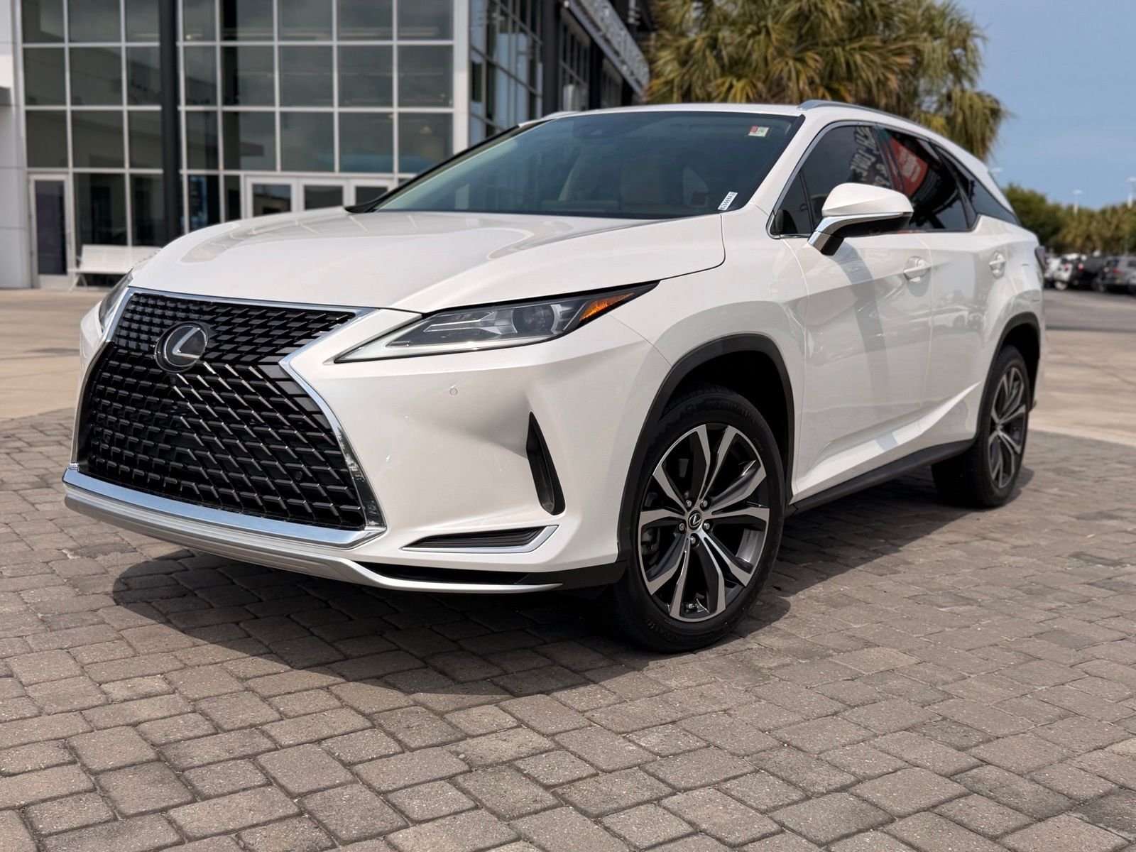 Used 2021 White Pearl Lexus 350L image 1