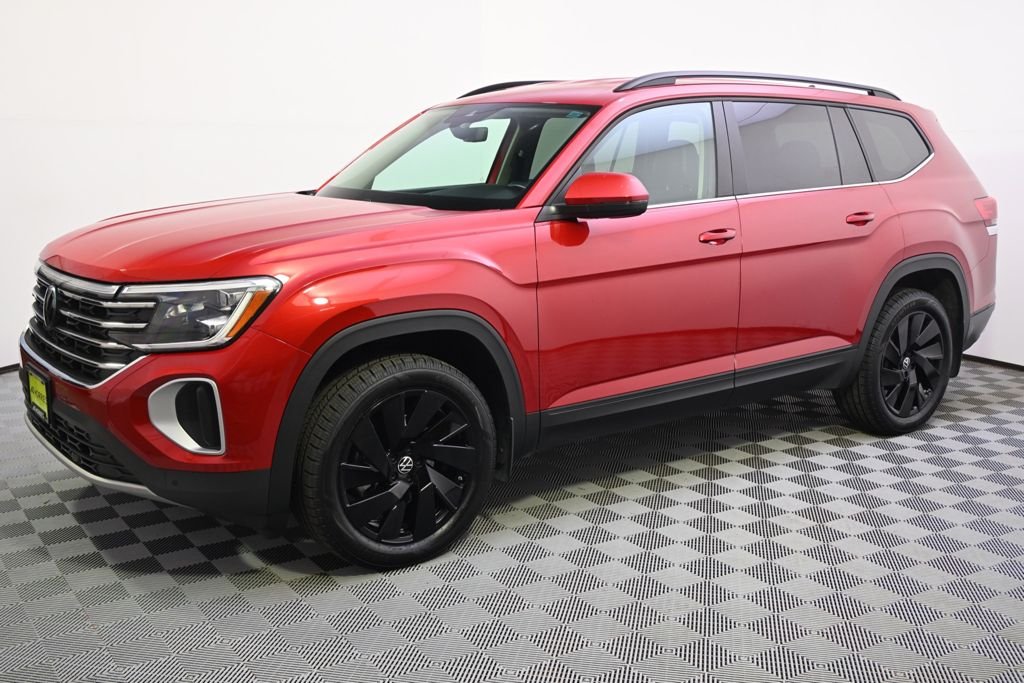 Used 2024 Volkswagen Atlas SE w/Tech with VIN 1V2HR2CA3RC540381 for sale in St. Louis Park, Minnesota