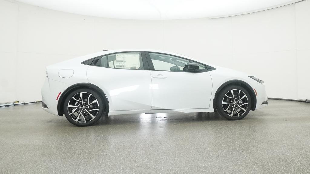 2026 Toyota Prius Plug-in Hybrid XSE Premium - Photo 5