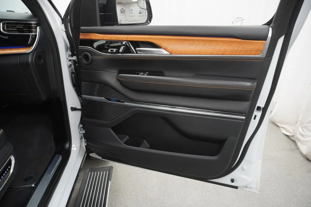 Used 2023 White Jeep Series III image 49