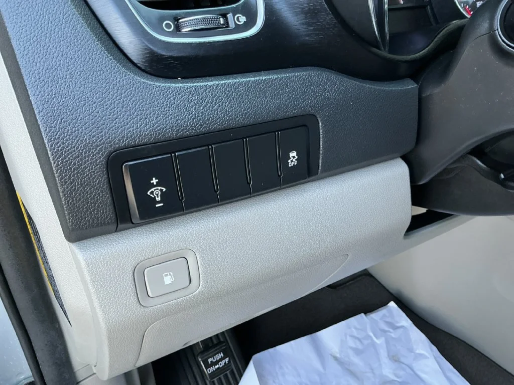 Used 2020 Silver Kia LX image 32